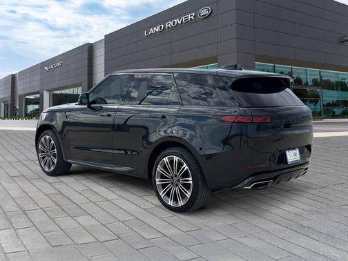 Santorini Black Metallic 2024 Land Rover Range Rover Sport SE
