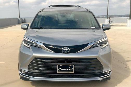 2024 Toyota Sienna Platinum 7 Passenger
