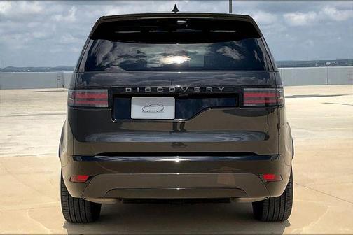 2025 Land Rover Discovery P300 Dynamic SE