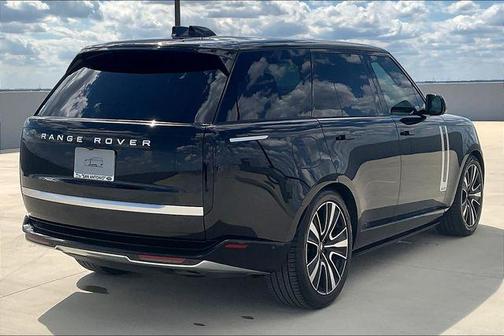 2025 Land Rover Range Rover P550e Autobiography