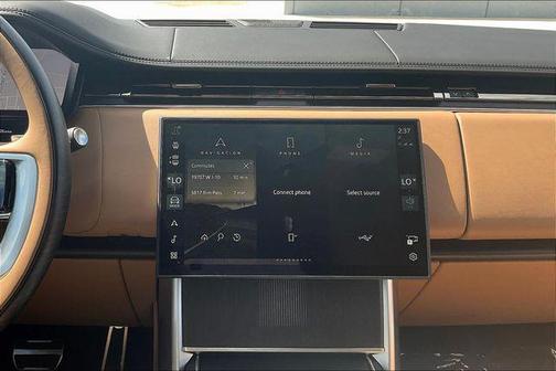 2025 Land Rover Range Rover P550e Autobiography