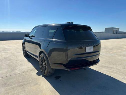2025 Land Rover Range Rover P400 SE 7 Seat