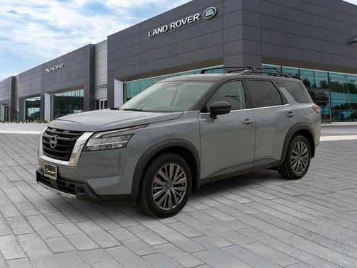 Solid Gray/Super Black 2024 Nissan Pathfinder SL FWD