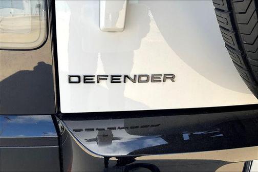 2026 Land Rover Defender V8