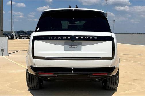 2025 Land Rover Range Rover P550e SE