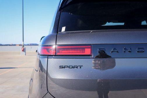 2025 Land Rover Range Rover Sport SE