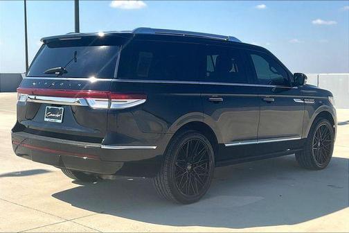 2022 Lincoln Navigator Standard