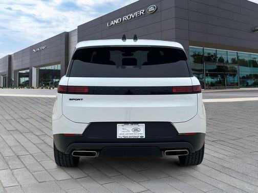 Fuji White 2025 Land Rover Range Rover Sport SE