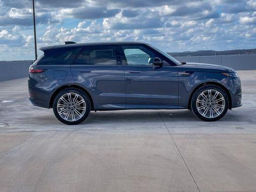 2025 Land Rover Range Rover Sport SE