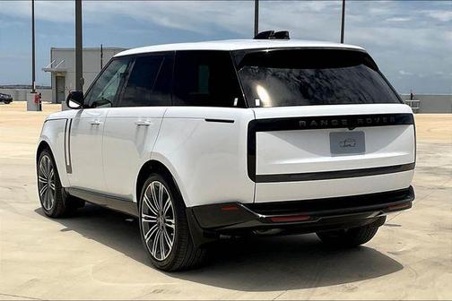 2025 Land Rover Range Rover P400 SE