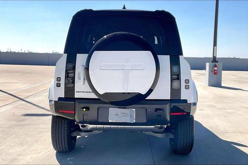 2026 Land Rover Defender P400 X-Dynamic SE