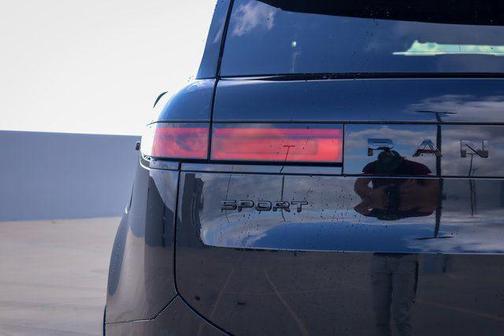 2025 Land Rover Range Rover Sport SE