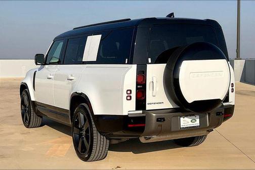 2025 Land Rover Defender 130 P400 X-Dynamic SE
