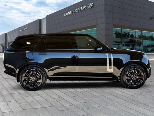 Black 2026 Land Rover Range Rover P530 SE 7 Seat