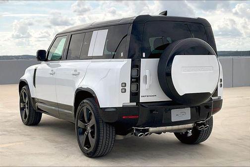 2025 Land Rover Defender 110 V8