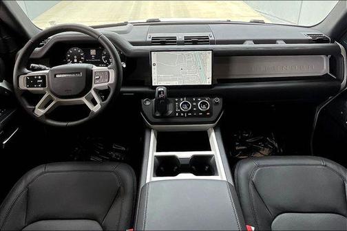 2025 Land Rover Defender 110 P400 X-Dynamic SE