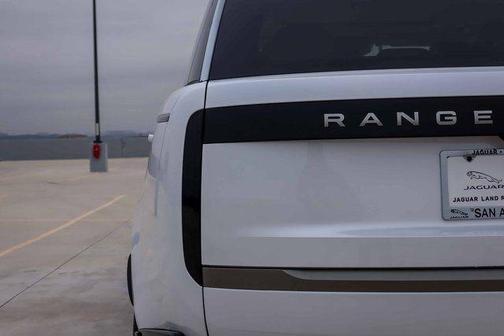 2025 Land Rover Range Rover P530 SE 7 Seat
