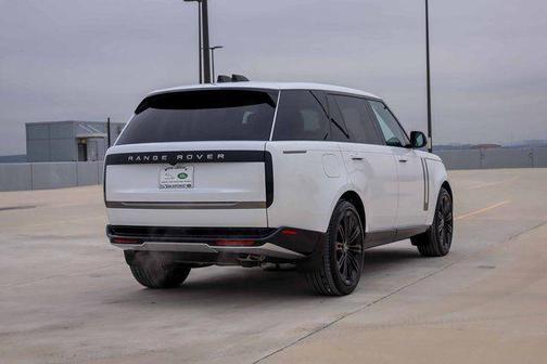 2025 Land Rover Range Rover P530 SE 7 Seat