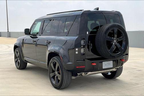 2025 Land Rover Defender 110 P400 X