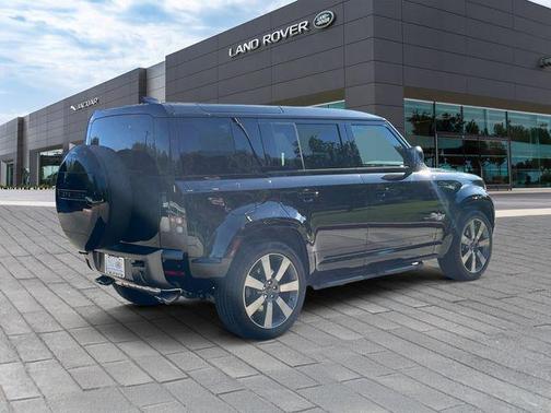 Santorini Black Metallic 2026 Land Rover Defender 110 V8