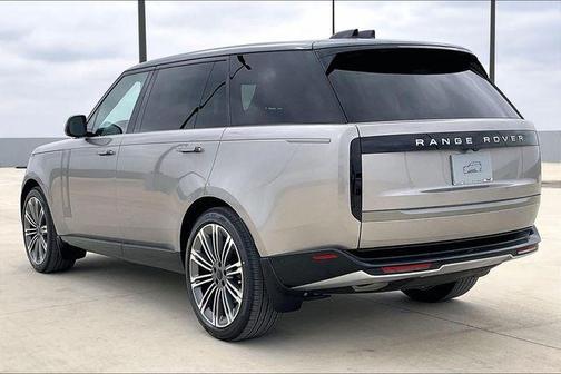 2026 Land Rover Range Rover P400 SE 7 Seat