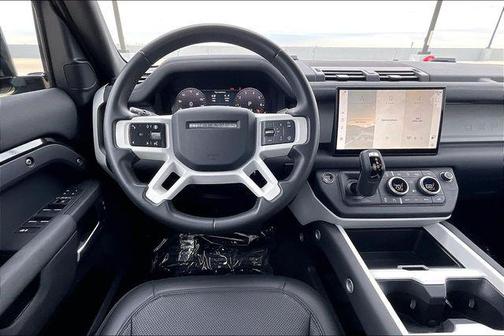 2025 Land Rover Defender 110 P300