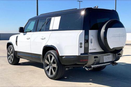 2026 Land Rover Defender V8