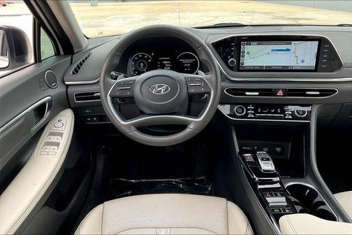 2022 Hyundai SONATA Limited