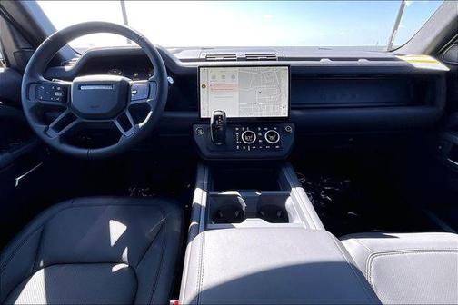 2026 Land Rover Defender P400 X-Dynamic SE
