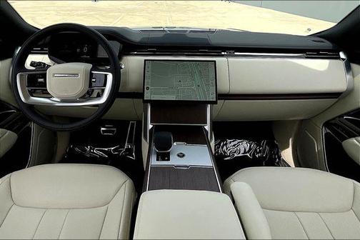 2025 Land Rover Range Rover P530 SE