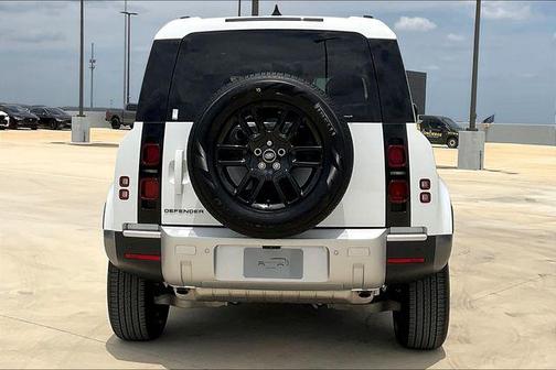 2025 Land Rover Defender 110 P400 S