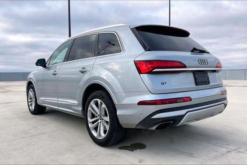 2025 Audi Q7 55 Premium Plus