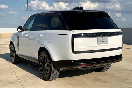 2025 Land Rover Range Rover P550e Autobiography