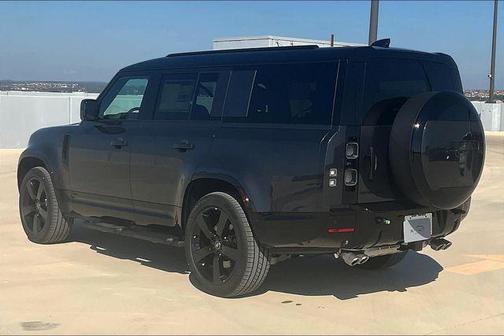 2025 Land Rover Defender V8