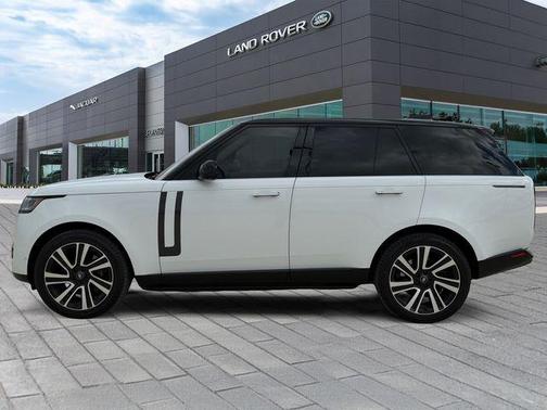 Fuji White 2023 Land Rover Range Rover P530 SE