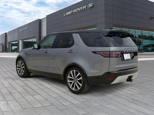 Eiger Gray Metallic 2025 Land Rover Discovery P360 Metropolitan Edition