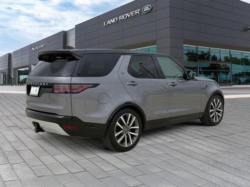 Eiger Gray Metallic 2025 Land Rover Discovery P360 Metropolitan Edition