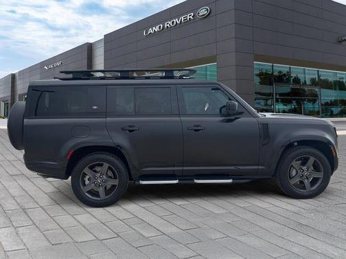 2023 Land Rover Defender 130 X-Dynamic SE