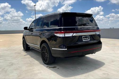 2022 Lincoln Navigator Standard