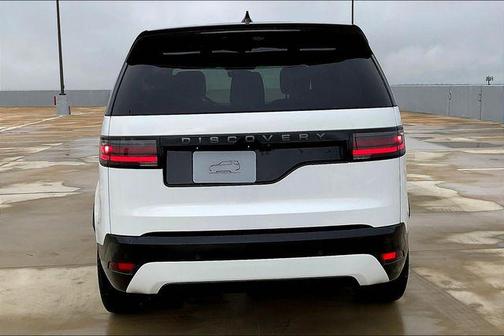 2025 Land Rover Discovery P300 Dynamic SE