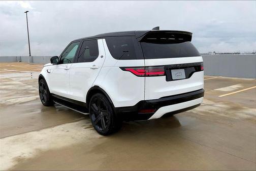 2025 Land Rover Discovery P300 Dynamic SE