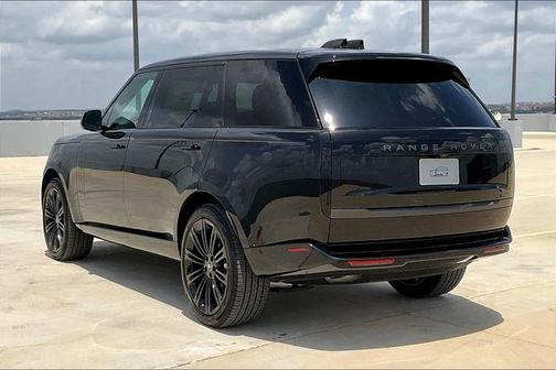 2025 Land Rover Range Rover P400 SE 7 Seat