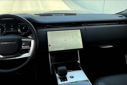 2025 Land Rover Range Rover P400 SE 7 Seat