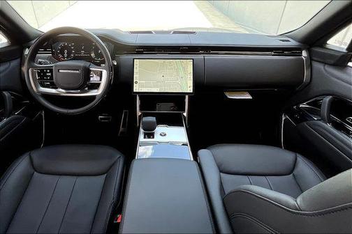2025 Land Rover Range Rover P400 SE 7 Seat