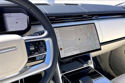 2025 Land Rover Range Rover SE