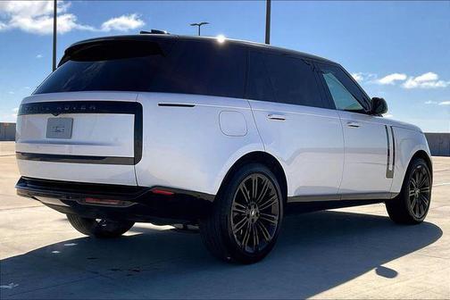 2025 Land Rover Range Rover SE