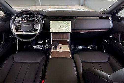 2025 Land Rover Range Rover P550e SE