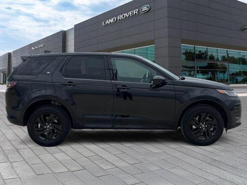 Santorini Black Metallic 2025 Land Rover Discovery Sport Dynamic SE