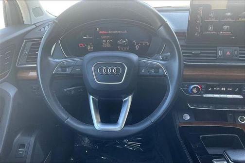 2023 Audi Q5 40 Premium Plus