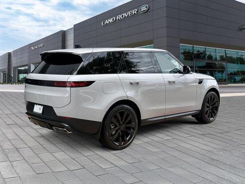 Borasco Grey Metallic 2026 Land Rover Range Rover Sport SE